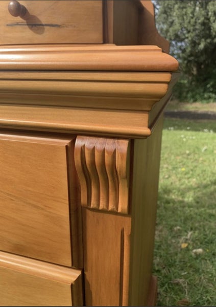 Absolutely beautiful Blayco solid rimu dresser- FULLY RESTORED Carousel 2