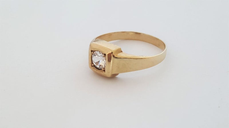 Vintage 8ct Gold 0.50 CT Clear Quartz Unisex Solitaire Ring Carousel 2