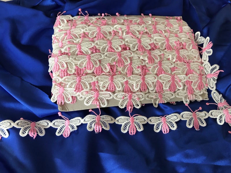 Butterfly lace Pink/White chain by the metre Carousel 2