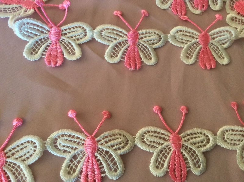 Butterfly lace Pink/White chain by the metre Carousel 3