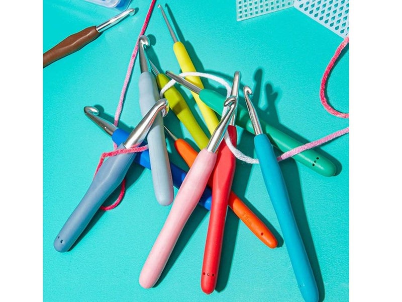 Crochet Hook Kit Carousel 11