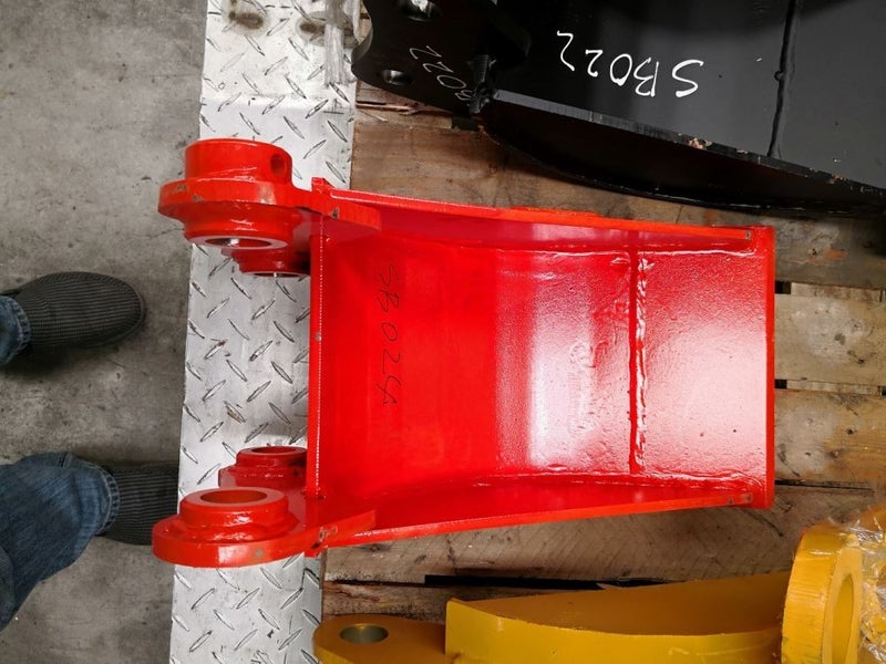 Spade Bucket for Hitachi Ex25 or similar Carousel 1