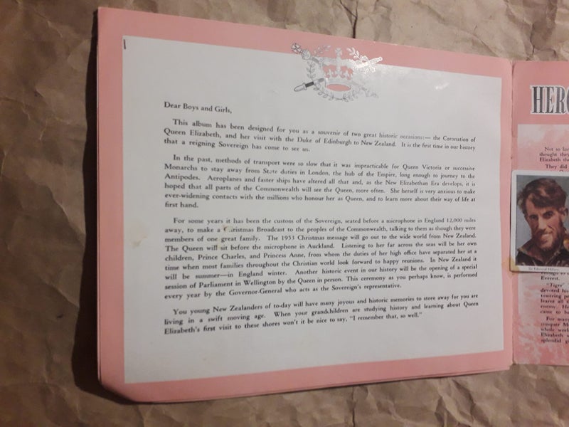 Story of queen elizabeth Mini album + post magazine 1954 Carousel 7