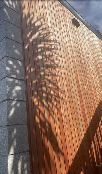135 x 19 HARDWOOD CLADDING / MAHOGANY WEATHERBOARDS - $9.90 / meter Carousel 1