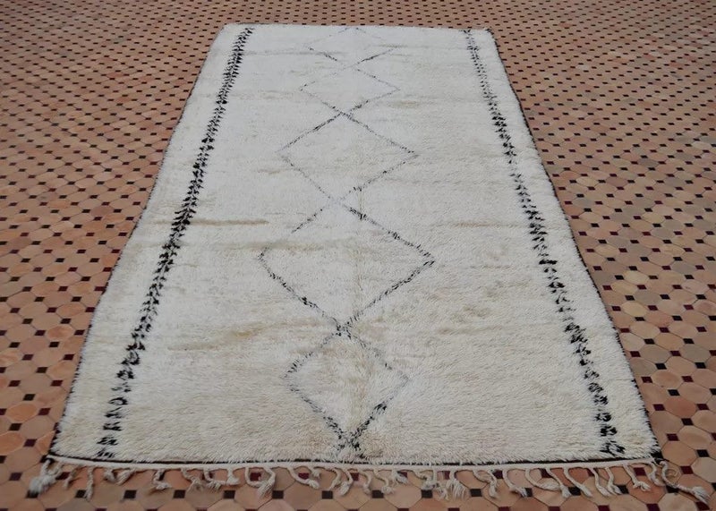 Circa 1980 Beni Ouarain Wool Rug Carousel 1