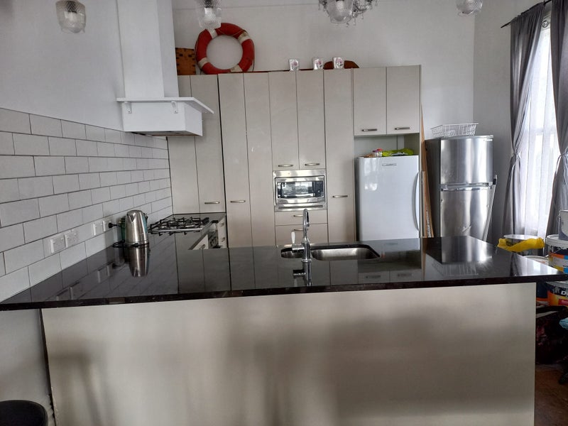 Kitchen granite benchtop Carousel 1