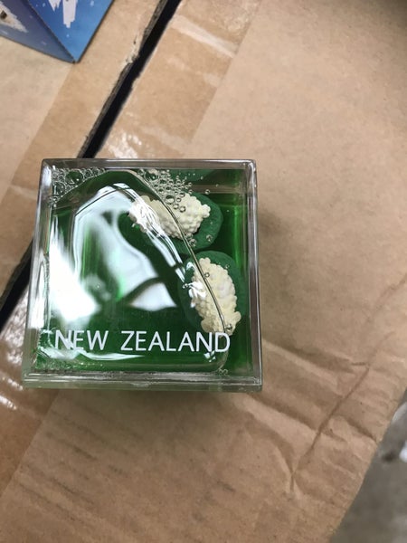 72 X Kiwiana Paperweights Carousel 2