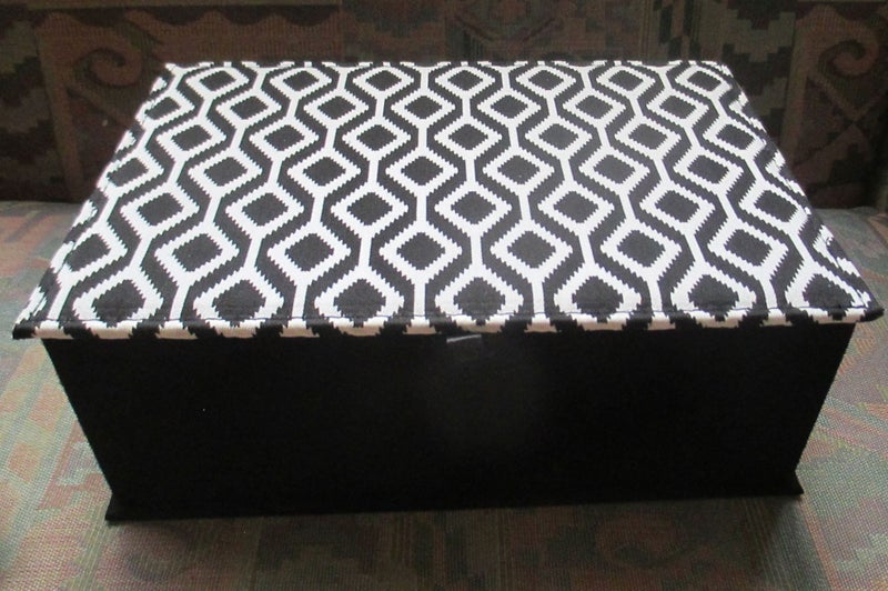Jewellery box - Black and White Diamond pattern - Medium (24 x 16 x 9 cm) Carousel 1