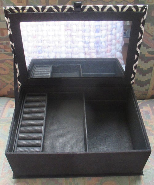 Jewellery box - Black and White Diamond pattern - Medium (24 x 16 x 9 cm) Carousel 2