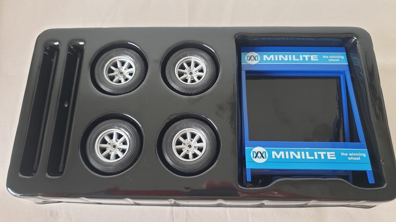 MINILITE ALLOY WHEELS SET WITH STAND 1:18 SCALE IXO 1 ONLY Carousel 2