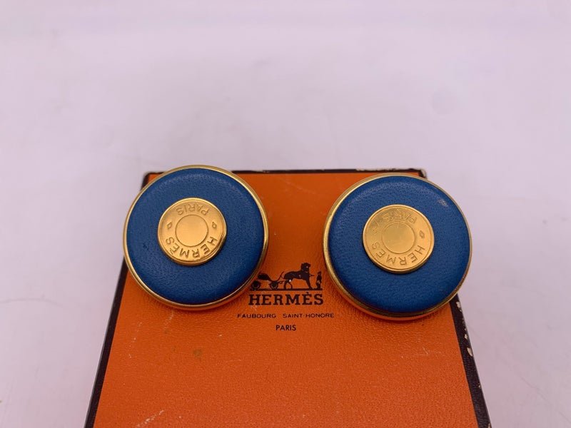 Vintage HERMES "Clou de Selle" Clip-On Earrings Carousel 2