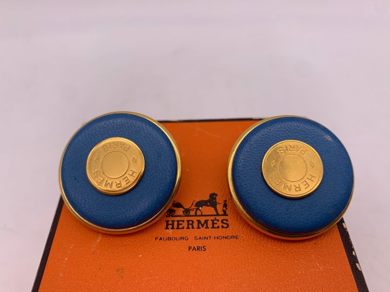 Vintage HERMES "Clou de Selle" Clip-On Earrings Carousel 1
