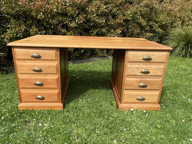 ~~~~~Absolutely stunning executive desk- FULLY RESTORED Carousel 1