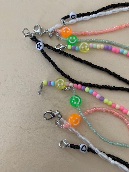 Face Mask or Eyeglasses Holder Carousel 2