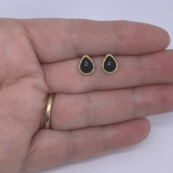 18K Gold Teardrop Black Onyx Stud Earrings "Abigail" Carousel 2