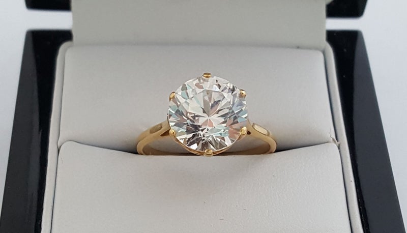 Vintage Huge 18ct Solid Gold 4.6 CT Clear Rock Crystal Solitaire Statement Ring Carousel 1