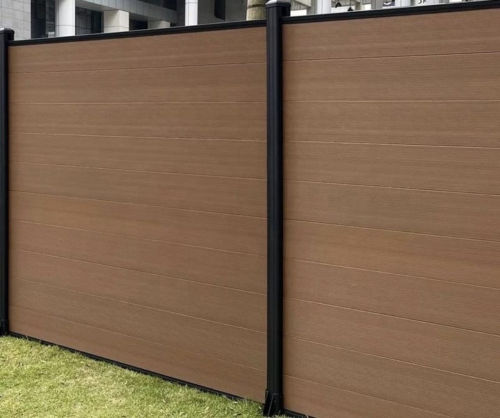 WPC - FULL PRIVACY Co-EXTRUSION FENCE-TEAK Carousel 1