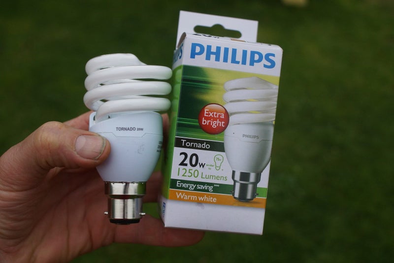 Philips 20w Tornado Energy Saver Light Bulb. Bayonet Cap. B22. 1250 Lumens. Carousel 1