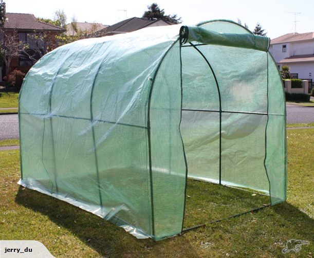 3M Walk-in Greenhouse Carousel 1