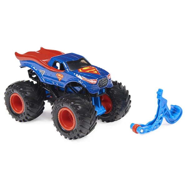 Monster Jam 1:64 Scale Series 21: Superman - Heroes and Villains Monster Truck Carousel 4