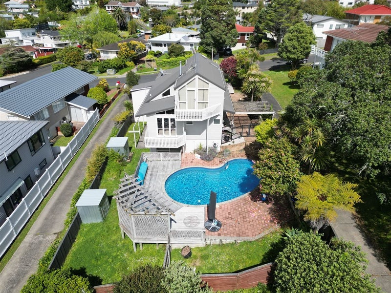 54 Knightsbridge Drive, Forrest Hill, North Shore City, Auckland