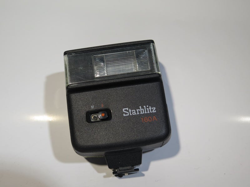 Canon T80 Single Lens Reflex 35mm Film Camera + 35-70mm lens + flash Carousel 5