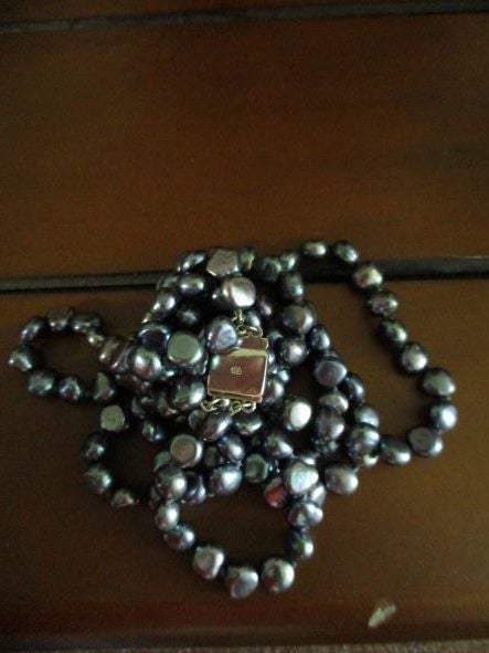 FRESH WATER PEARLS Carousel 2