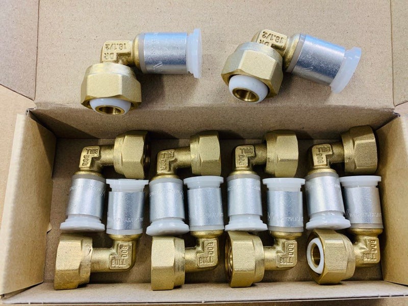 Promotion Sales -- 10 X Swivel elbow 15mm Carousel 1