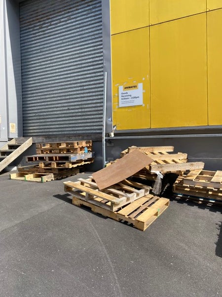 FREE pallets - St Lukes Carousel 1
