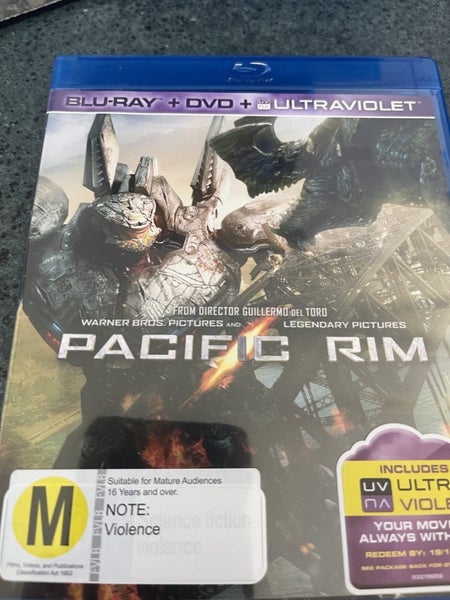 Pacific Rim (Blu-ray) Carousel 1