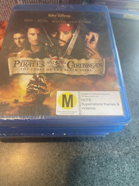 Pirates of The Caribbean: Curse of the Black Pearl Carousel 1