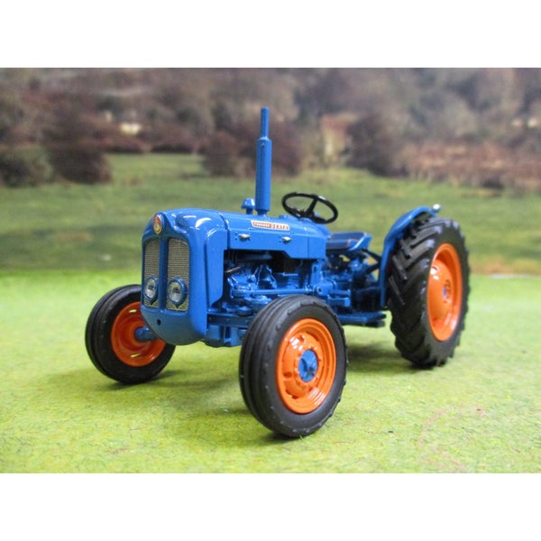 1/32 1960 fordson dexta Carousel 1