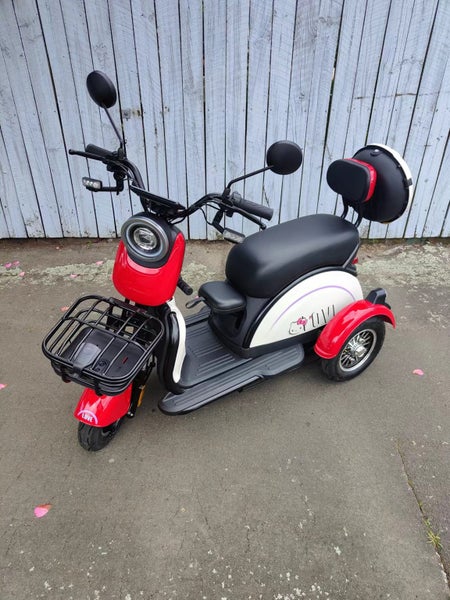 Electric Tricycle Tcat Plus Mobility, 48V golf cart, white Carousel 2