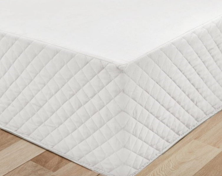 LIVEINSTYLE Quilted Valance KING SINGLE WHITE Carousel 1