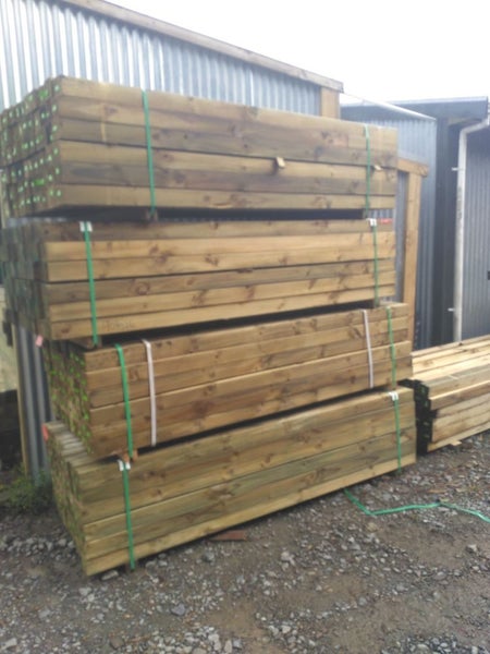 2.4m 90x90 H4 Posts Carousel 2