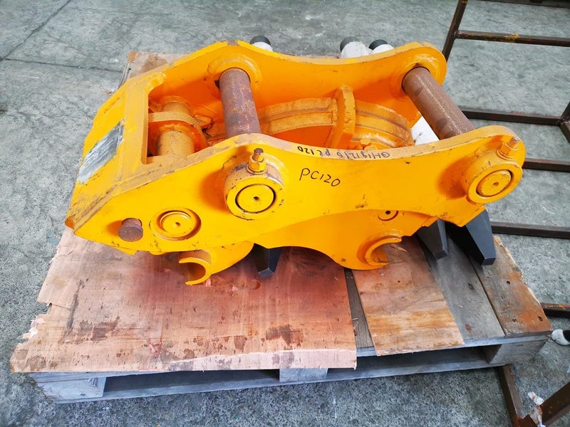 Manual Quick Hitch for Komatsu PC120 or similar Carousel 1