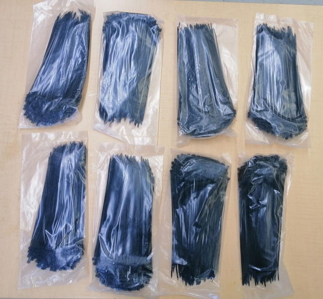 Black cable ties Carousel 1