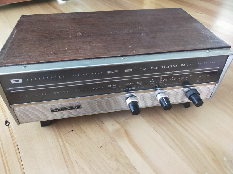 Retro radio Carousel 1