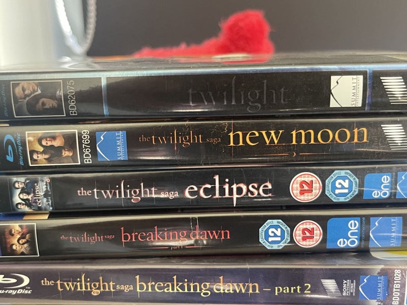 The Twilight Saga: The Complete Collection [Blu-ray] Carousel 1