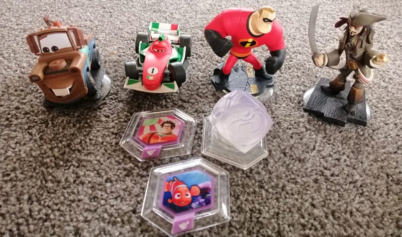 Infinity Figurines x 4 Carousel 1