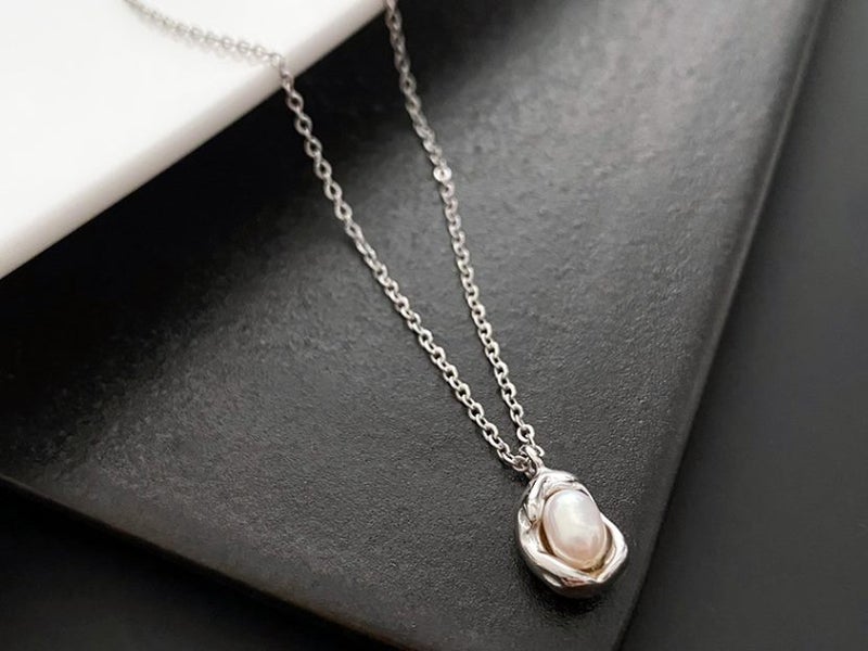 Necklace Pearl Stainless Steel White Gold Plated Carousel 1