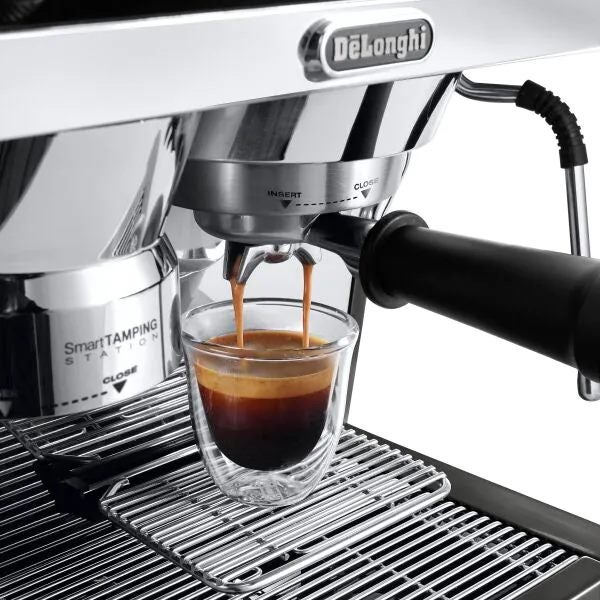 La Specialista Prestigio Matt Black Manual Coffee Machine Carousel 1