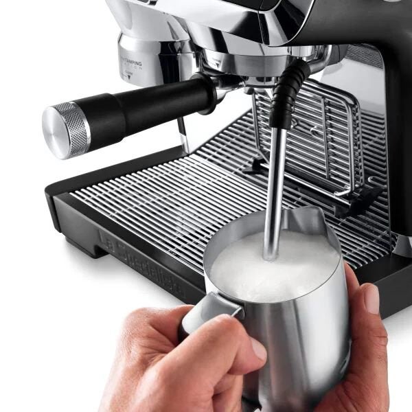 La Specialista Prestigio Matt Black Manual Coffee Machine Carousel 2