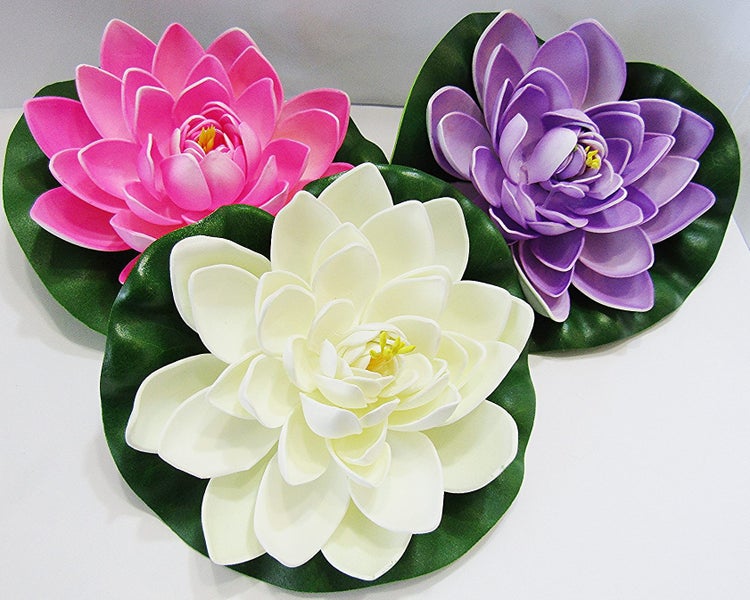 Floating flowers, set of 3, 17cm across. Ideal for ponds. Carousel 1