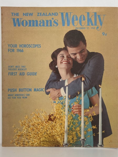 VINTAGE MAGAZINE: Woman's Weekly - December 1965 Carousel 2