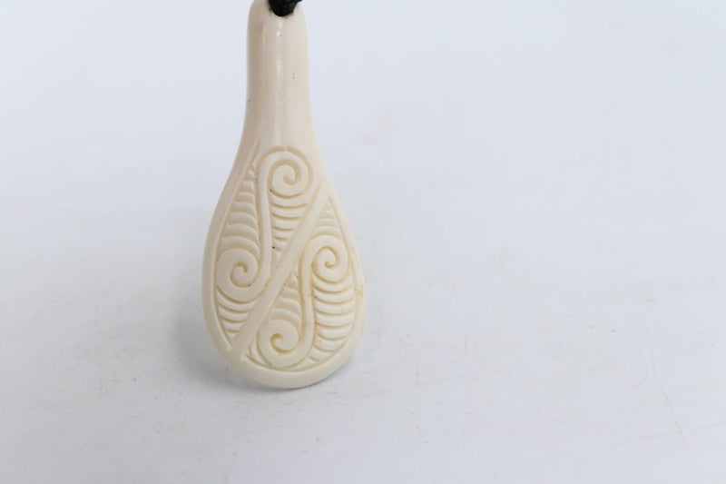 Bone Patu Pendant - BCCL013 Carousel 1