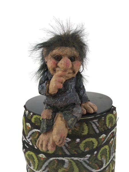 Large Sitting Trolls Carousel 3