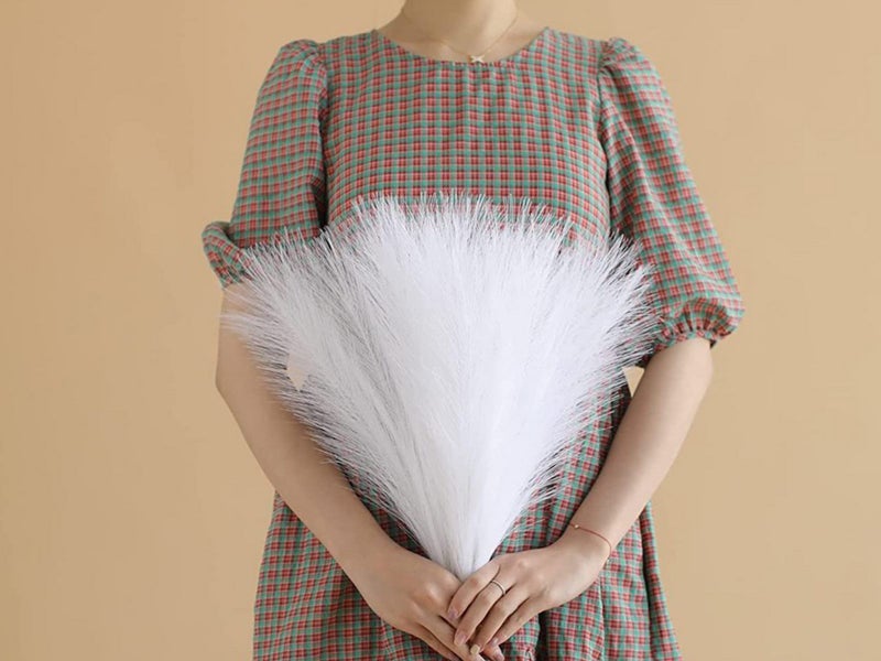 4Pcs White Faux Pampas Grass 50cm Tall Artificial Reed Fluffy Stems Home Decor Carousel 4