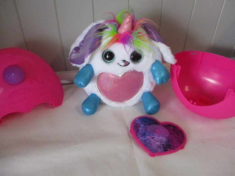 Rainbocorn sequin heart surprise Carousel 1