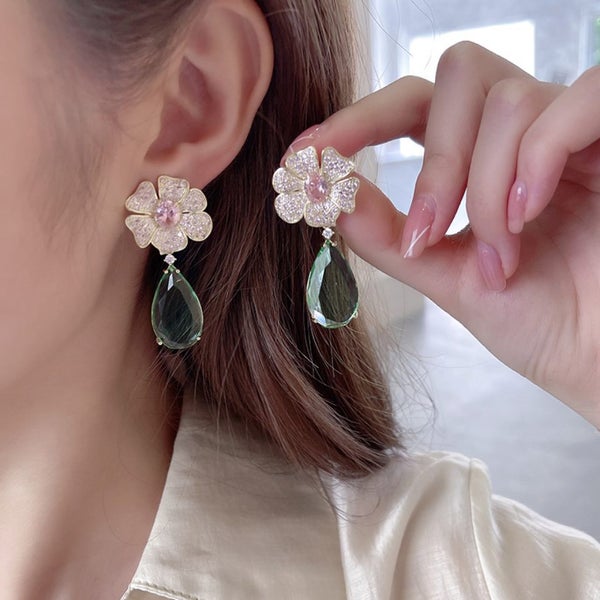 Green crystal long type Eardrop earrings Carousel 1
